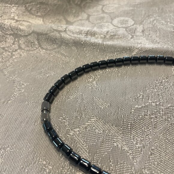 Black Ankh cross necklace with hematite beads.  40g 18" without pendant - Picture 4 of 7